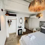 Готель Lemon (adults Only) 2*